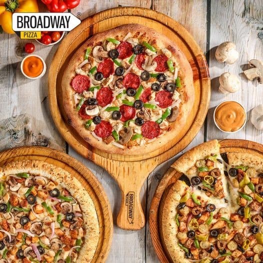 The Evolution of Pizza in Pakistan: From West Side Garlic to Tarzan Tikka!